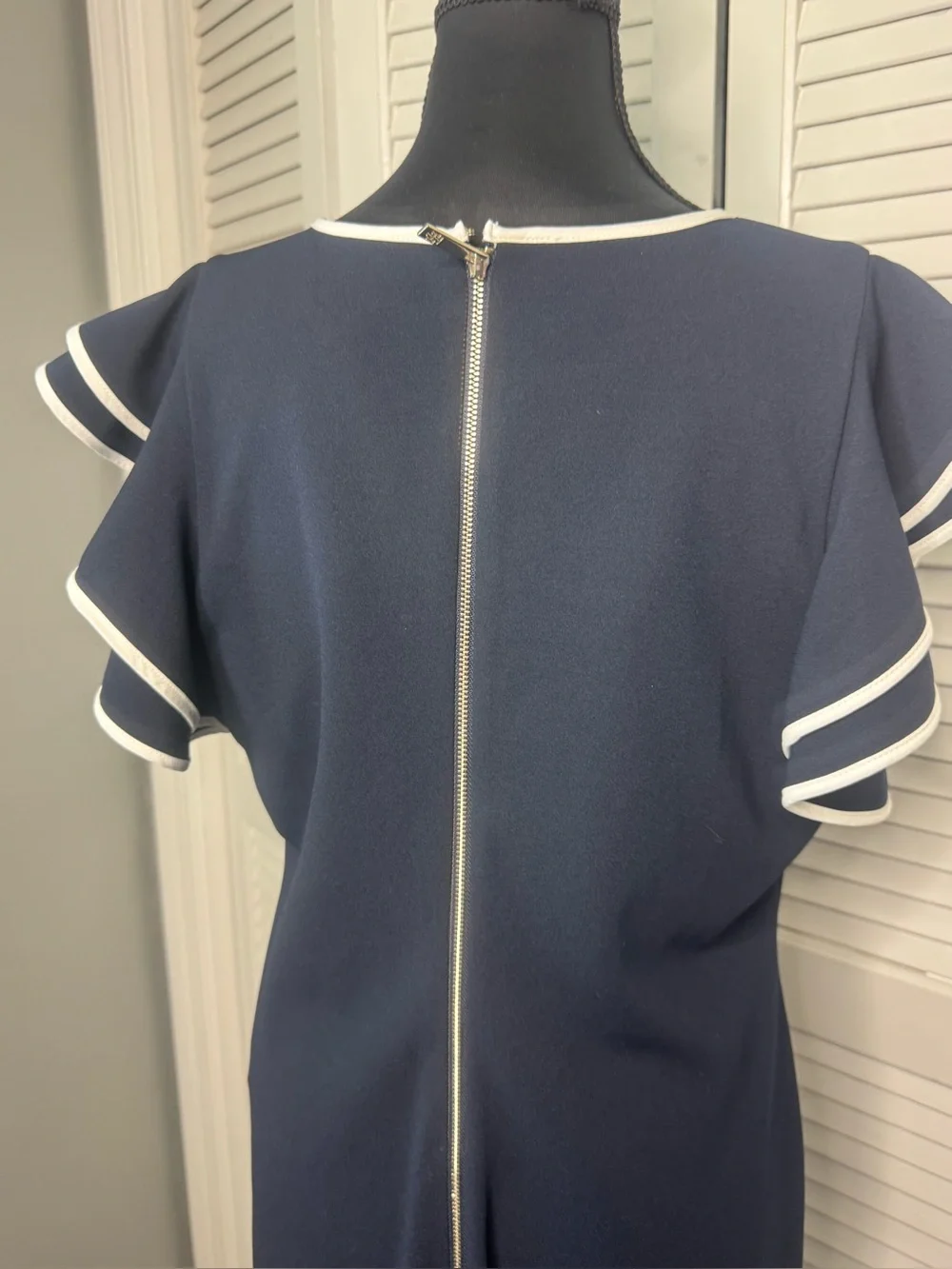 Tommy Hilfiger Navy White Trim Classic Modest flutter Sleeve Shift Dress 14
